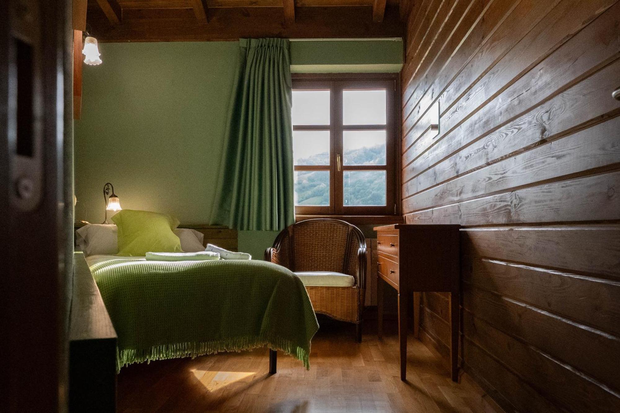 Apartamentos Rurales San Feliz Пола де Лена Екстериор снимка